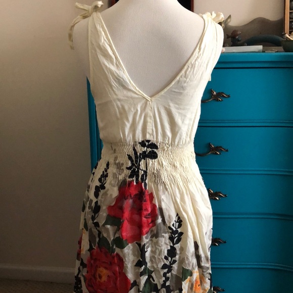 Beautiful Angie Floral Dress - Picture 7 of 8